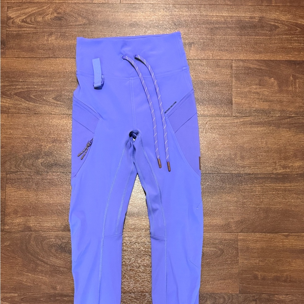 Lululemon Detour Cargo Tight – Violet / Periwinkle (Size 4)